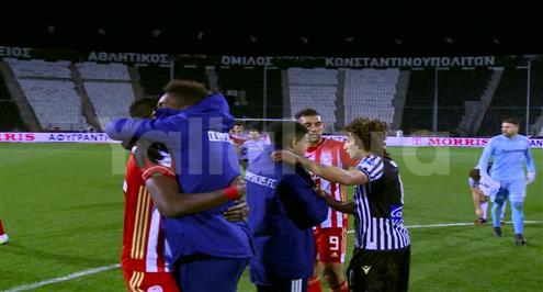 كوكا يساهم في فوز أوليمبياكوس على بانيتوليكوس في كأس اليونان (فيديو)